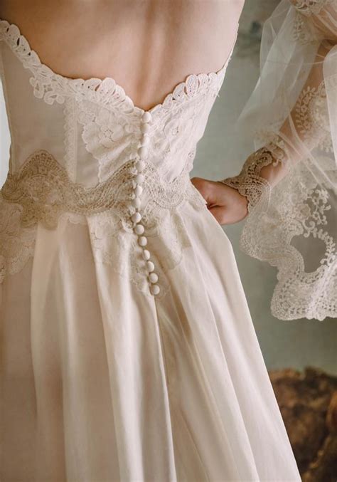 beautiful retro inspired wedding dresses.